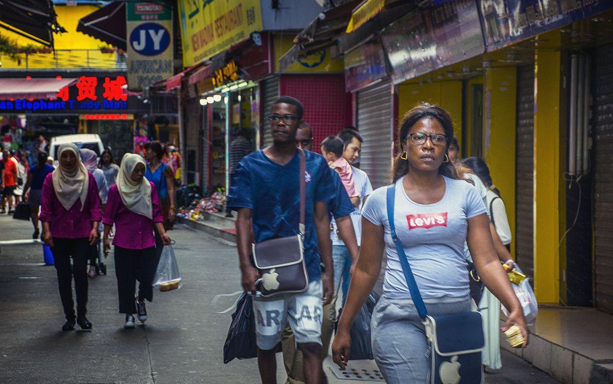 广州有一条街, 到处都是黑种人, 进入就感觉到了黑种人的世界