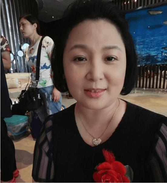 19岁出道就演女主,因一角色备受争议,57岁身材发福仍风韵犹存|普超英