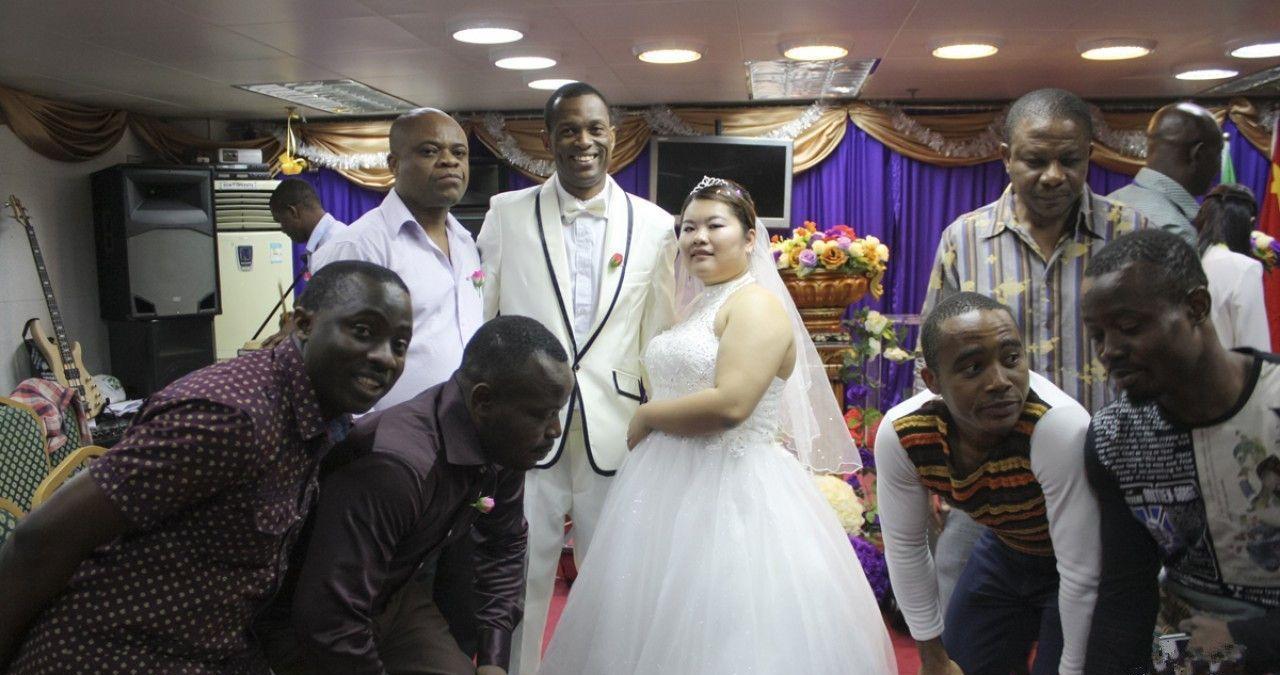 广州有一条街, 到处都是黑种人, 进入就感觉到了黑种人的世界