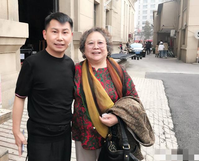 李明珠与何云伟