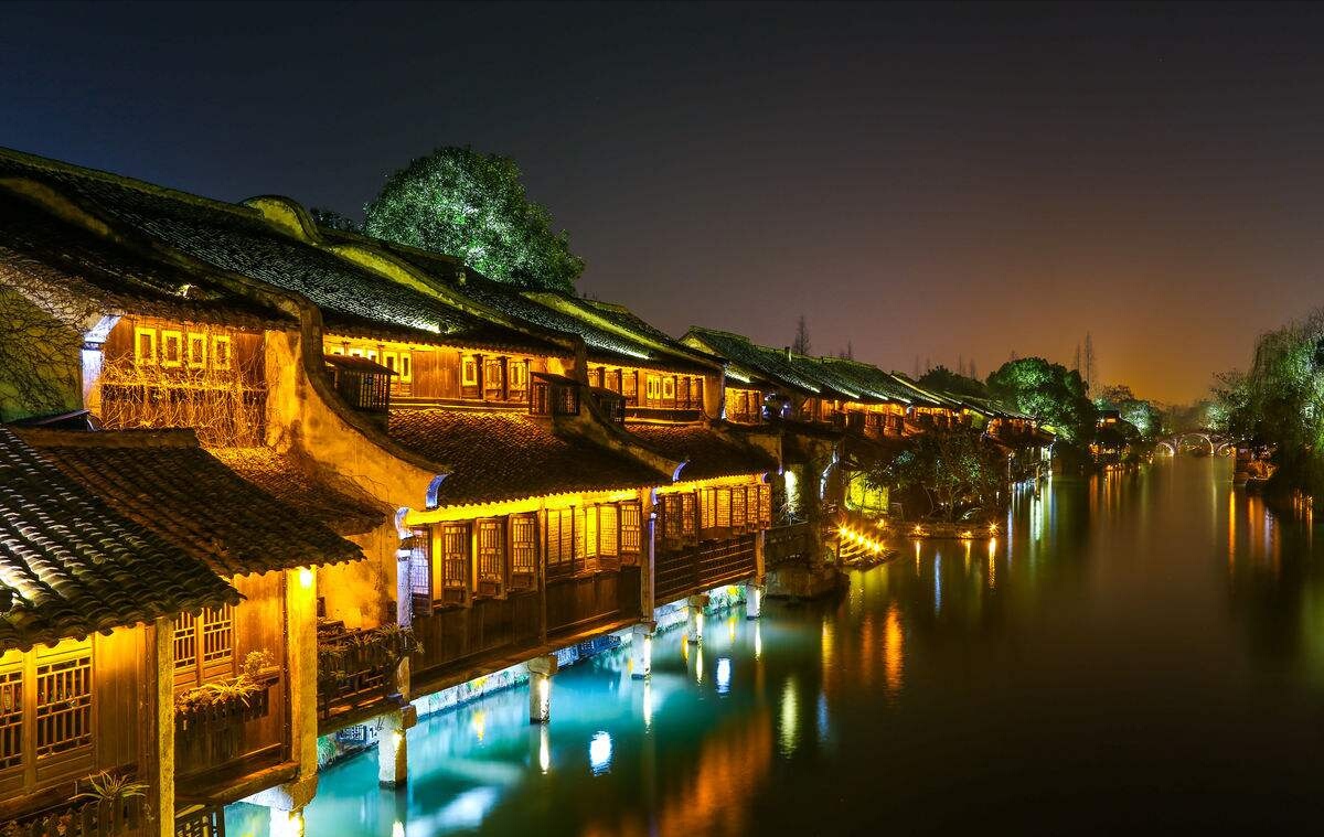 东南形胜三吴都会钱塘自古繁华烟柳画桥风帘翠幕