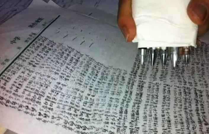 中学生被老师罚抄500遍句子,直接秀出神器,网友:罚抄必备
