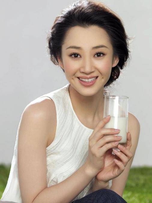 许晴,1969年1月22日出生于北京,中国女演员,1988考入北京电影学院表演