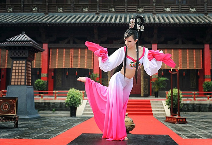 赵飞燕无意发明一件物品,如今它竟风靡全球