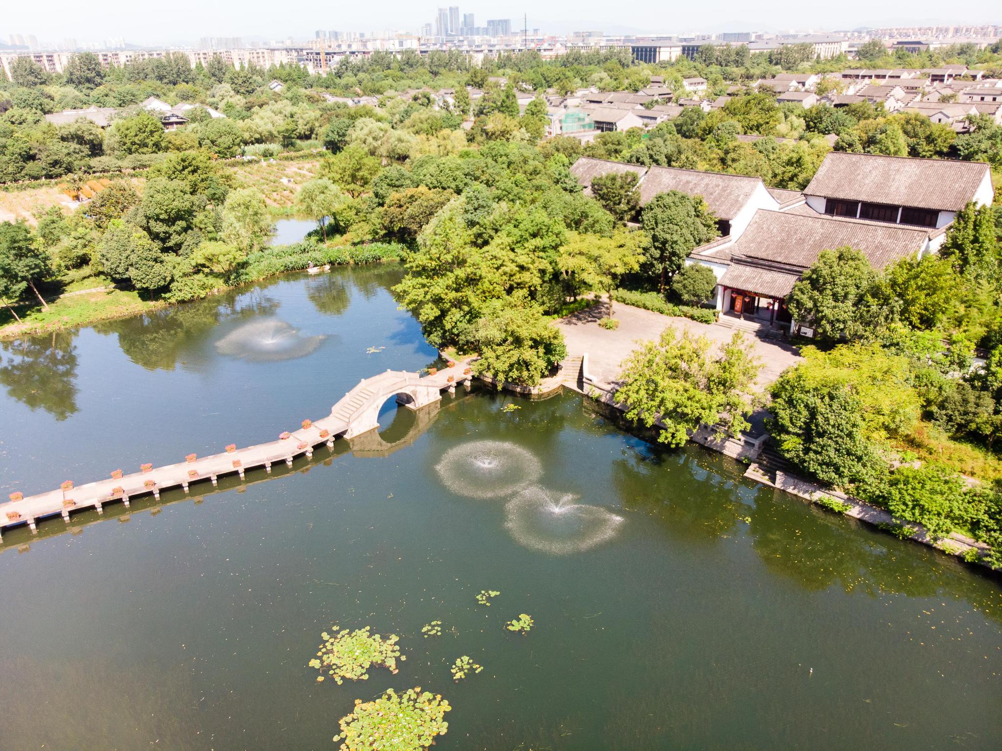杭州西溪湿地洪园 20年前河水污染水葫芦泛滥 如今华丽变身换新颜