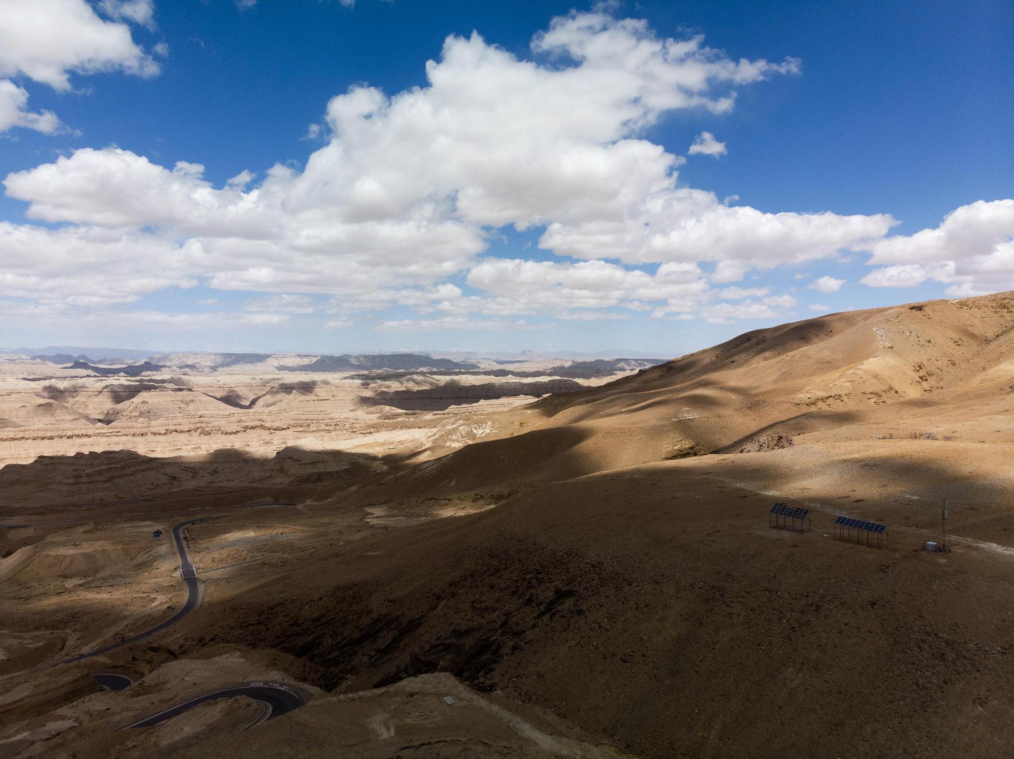 航拍中印边境的地质奇观 绵延长达近200公里 鬼斧神工令人称奇