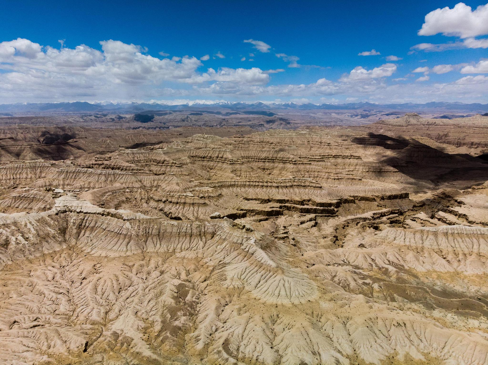 航拍中印边境的地质奇观 绵延长达近200公里 鬼斧神工令人称奇