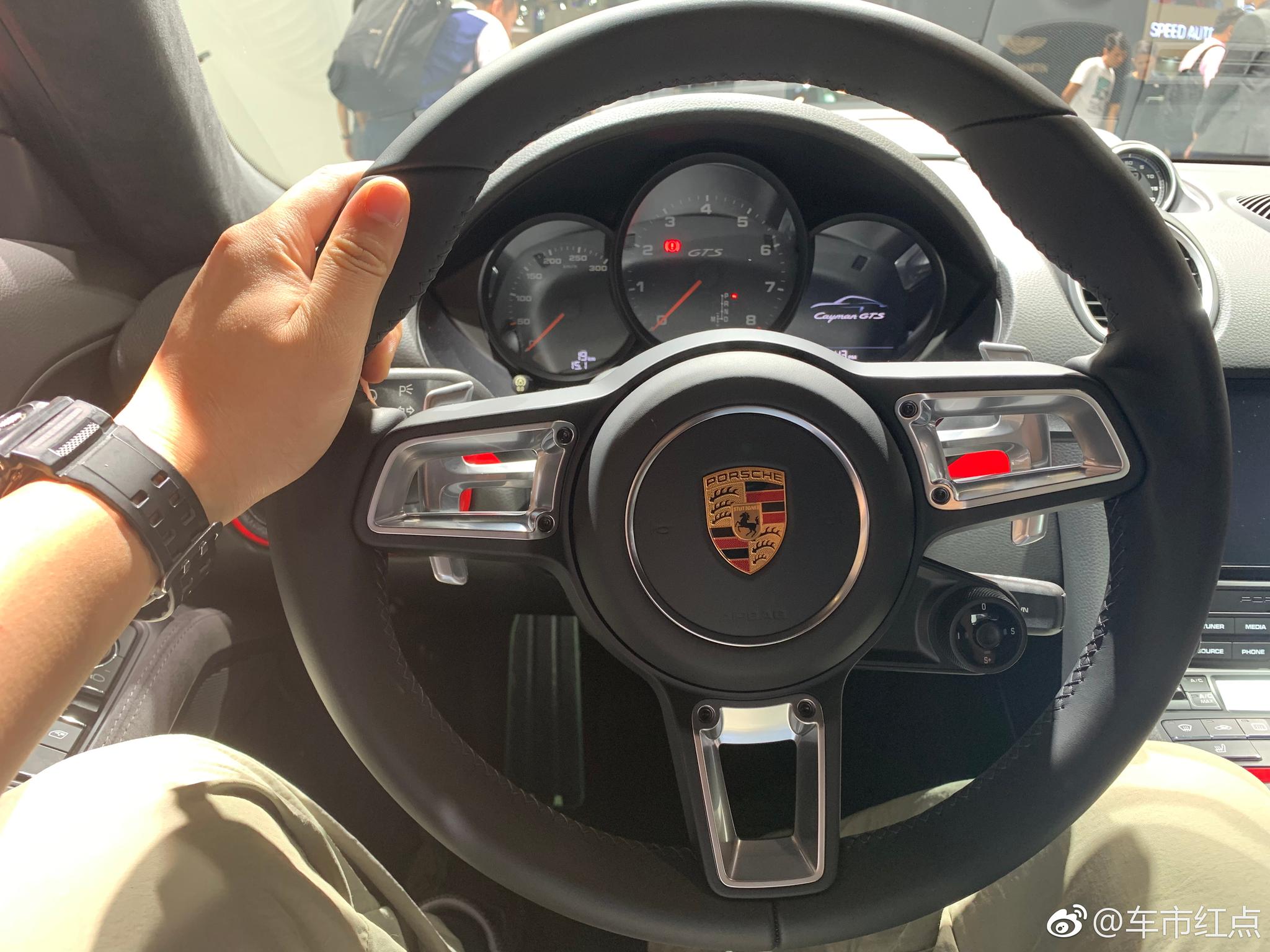 之保时捷方向盘猜车型网友太难了这个得问陈震