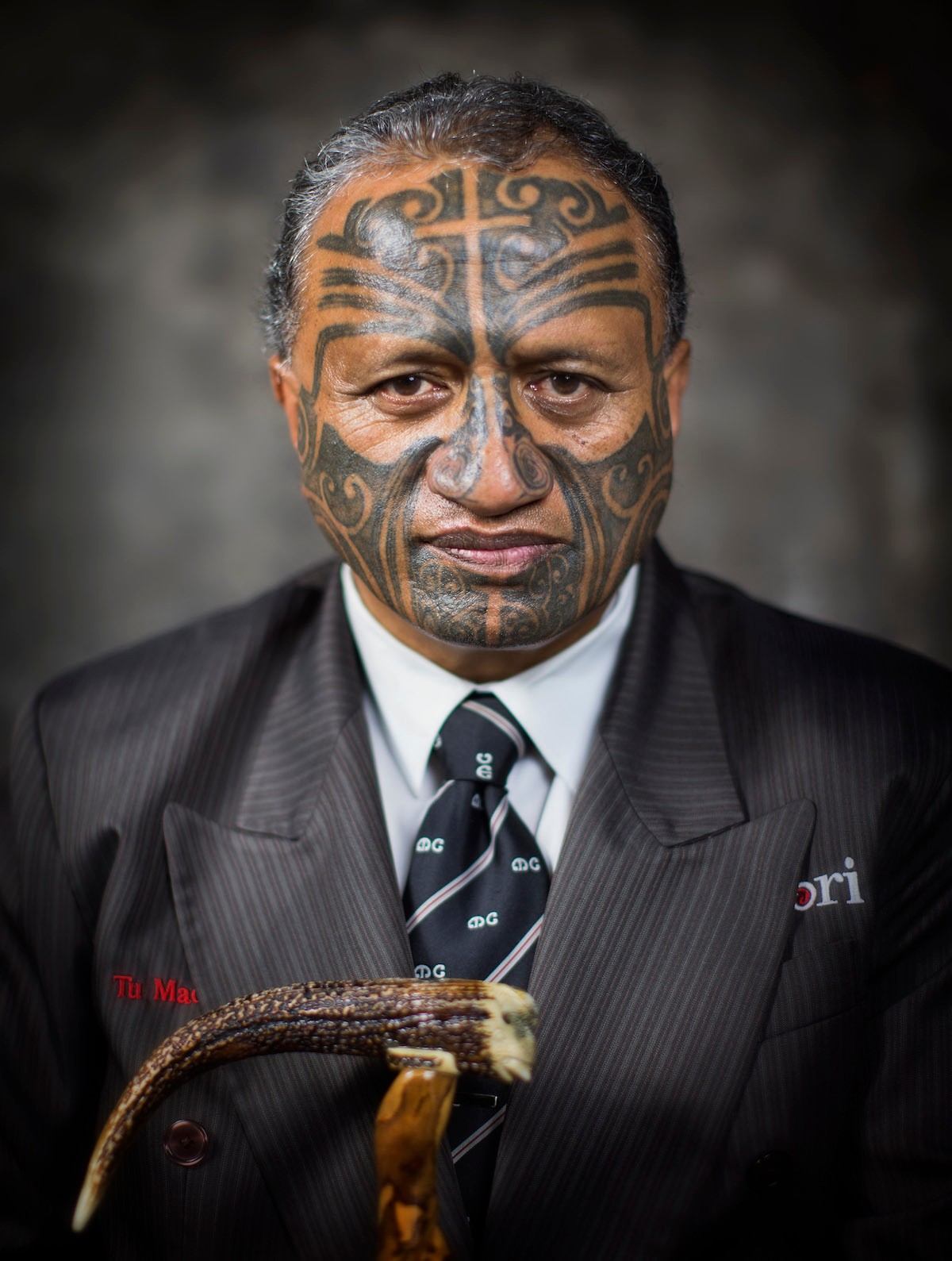 新西兰的毛利人在历史上有纹面的习俗,他们将纹面统称为tā moko,他们