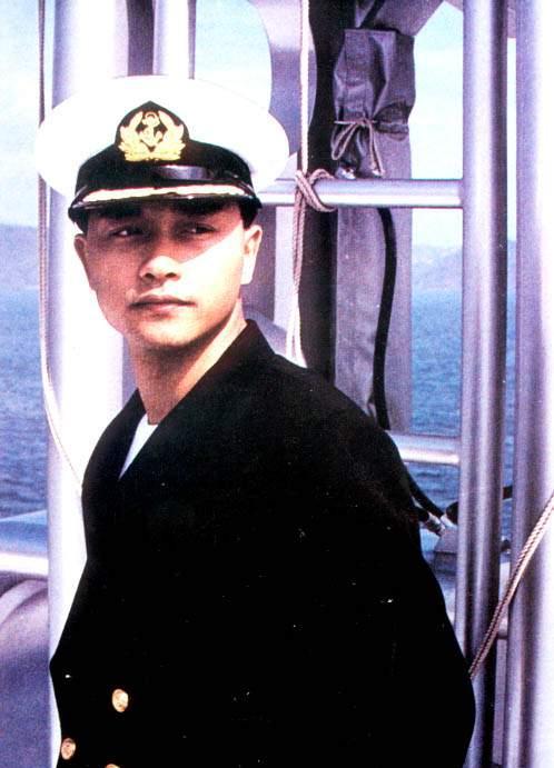 看哥哥张国荣穿衣风格——追念哥哥!