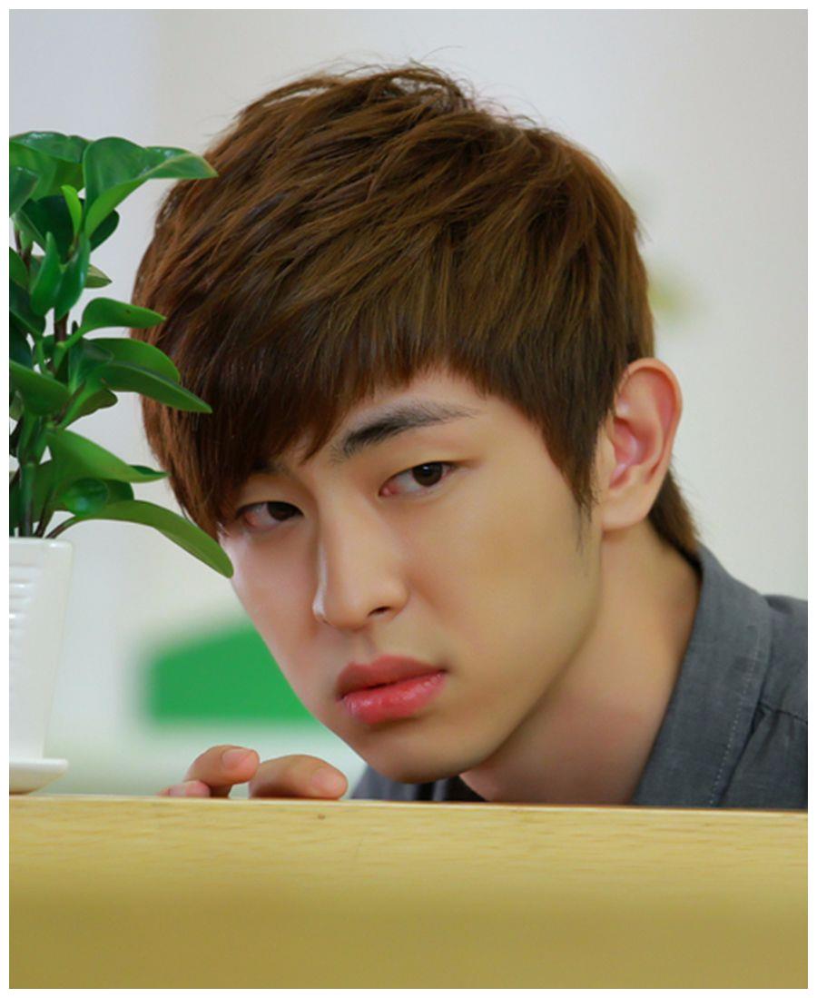 让邓伦颜值跌宕起伏的8款发型, 第2款到第7款堪比整容