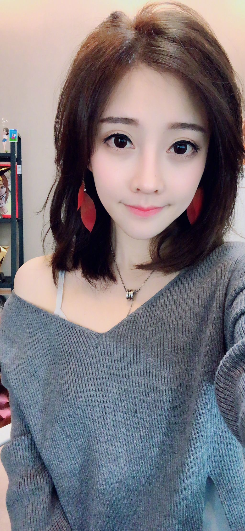 斗鱼冯提莫首次"语音直播"不露脸,真爱粉写上千字"劝谏书"