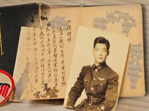 清明祭英烈：他叫张大飞，是飞虎队成员，牺牲前这样感谢“妈妈”|巨流河|张大飞|齐邦媛|飞虎队|抗战_新浪新闻
