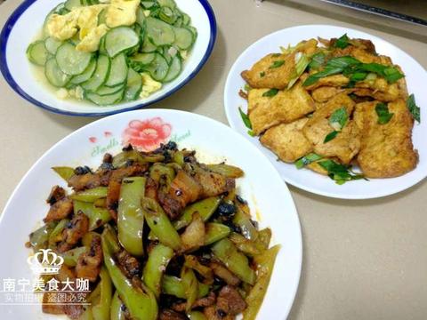 晚餐做了3道家常菜,花了20块钱,家人都吃嗨了,一锅饭都干掉了