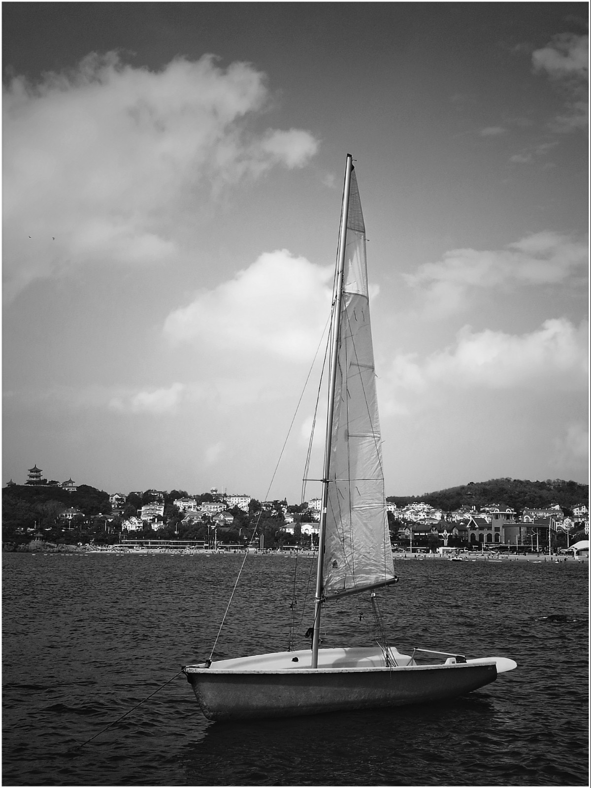 【摄影图集】大海里的一只船