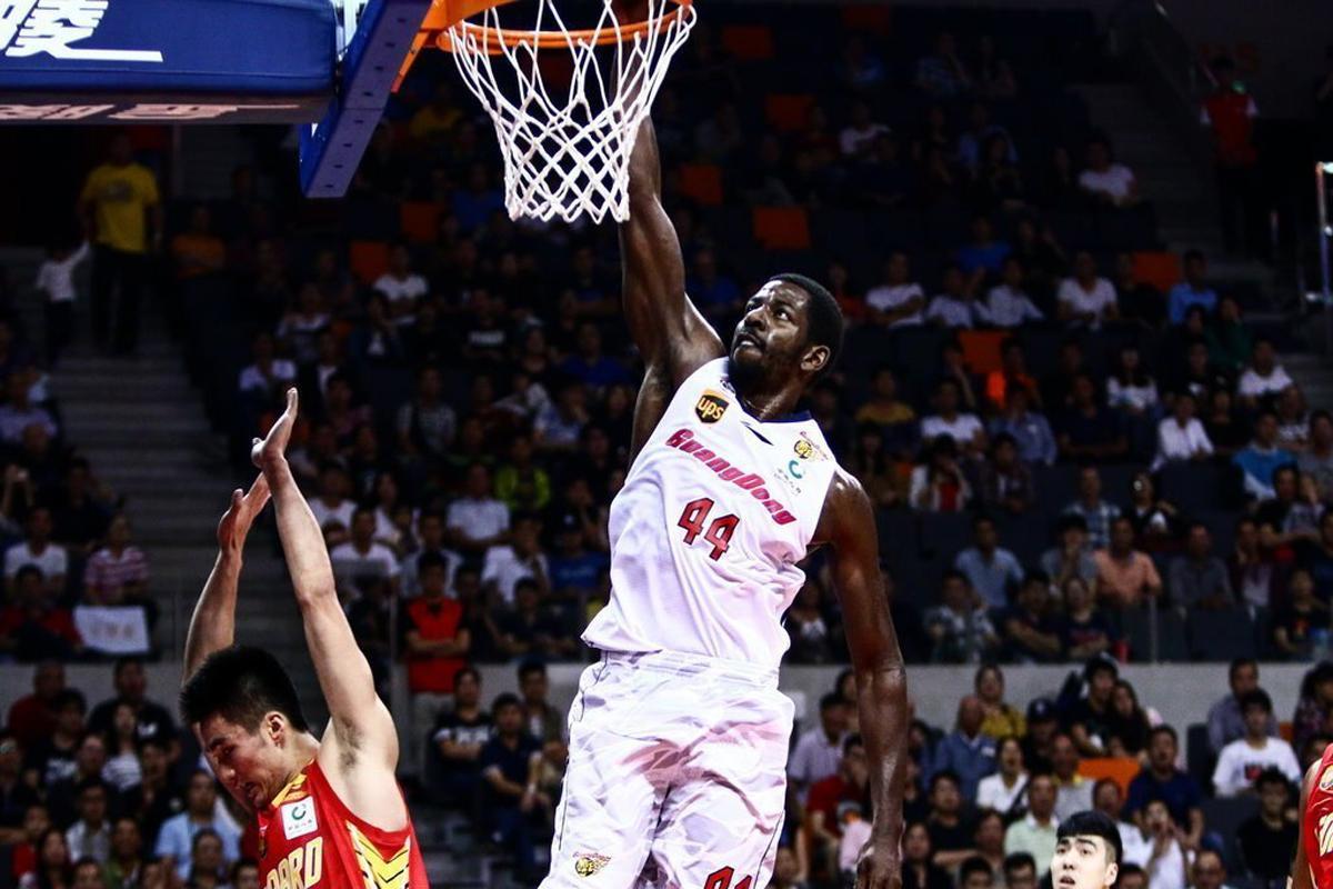 阵容中不乏包括詹姆斯队友特里斯坦汤普森,凯利·奥里尼克,包威尔