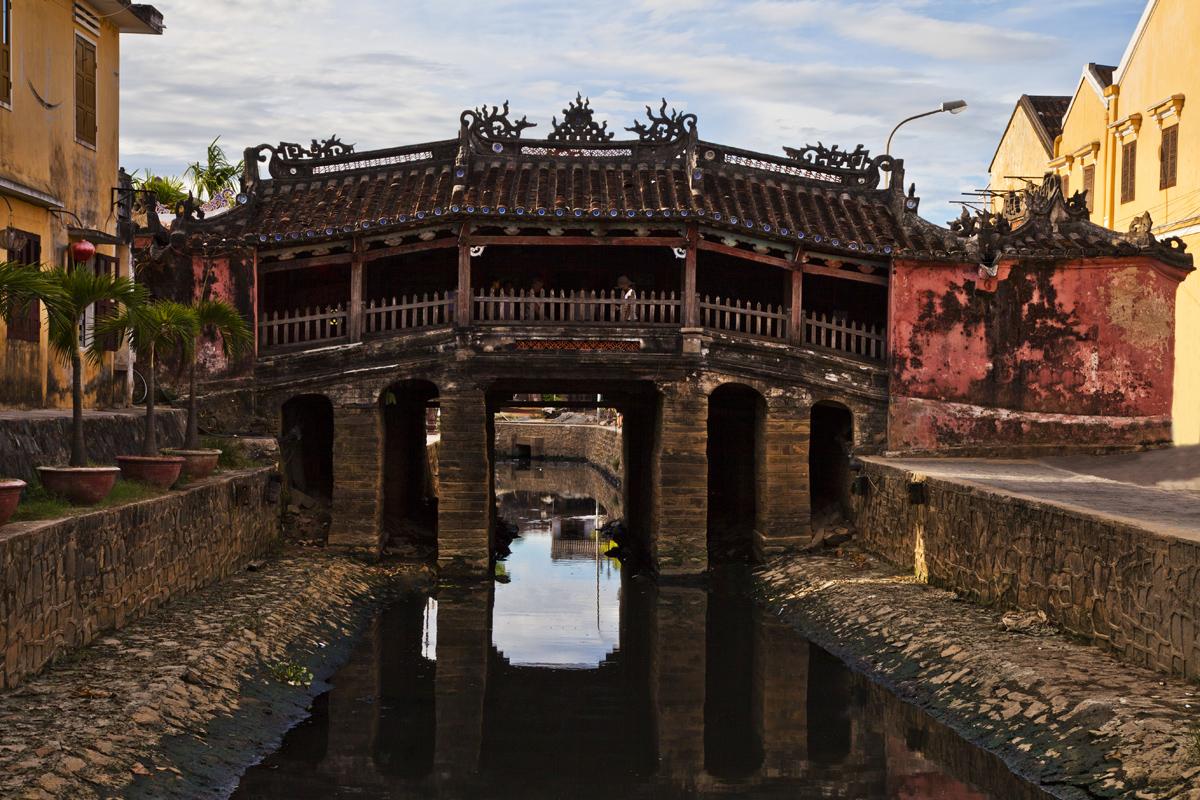 越南这个古镇低调了上千年,满眼都是中国文字!中国建筑!