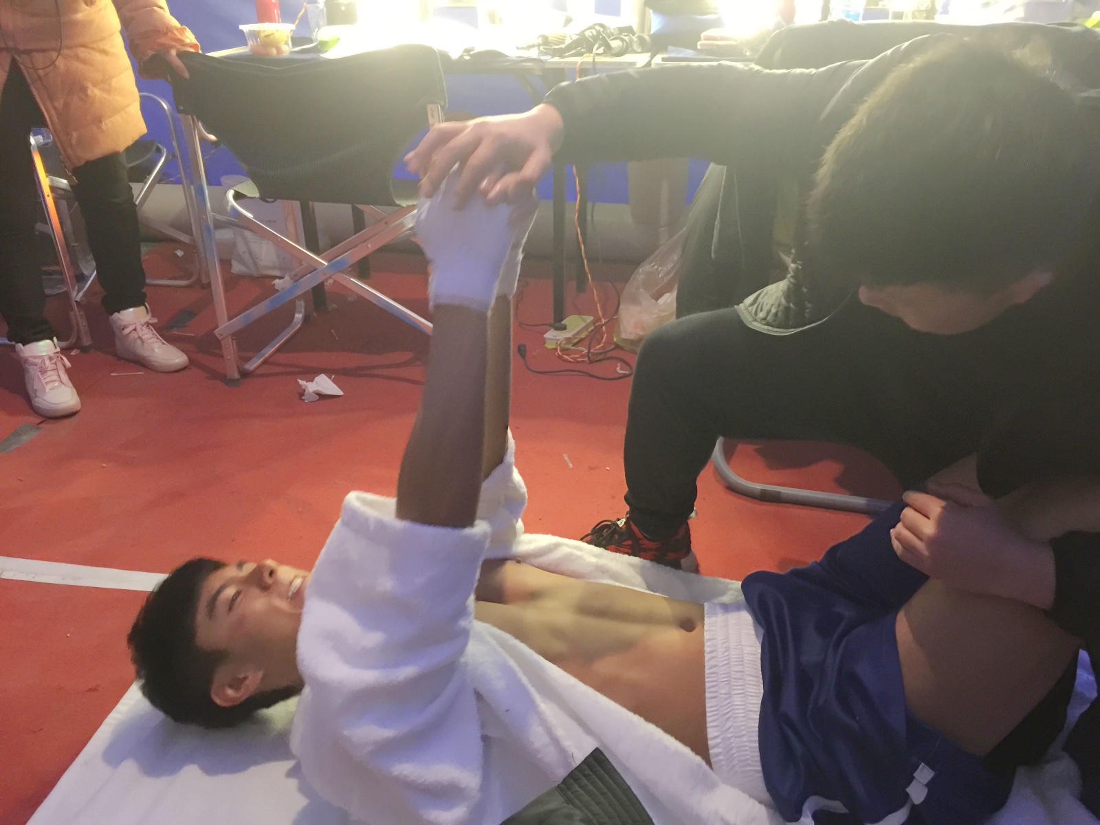 《镜像人》入围两大影展 李程彬挑战拳击型男露腹肌