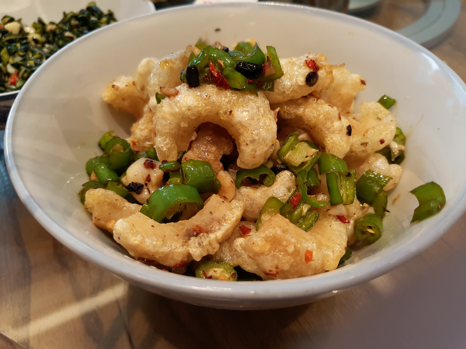 顺德吃衡阳土菜,口味蛇和紫苏鱼汤是主菜,各色小炒精彩纷呈