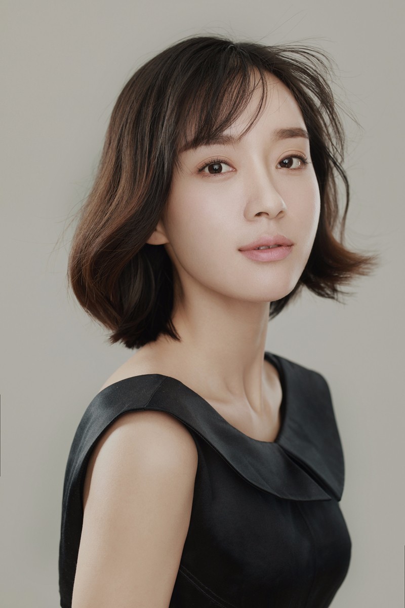 杨玥新戏开机 网友:这次终于不是学霸了