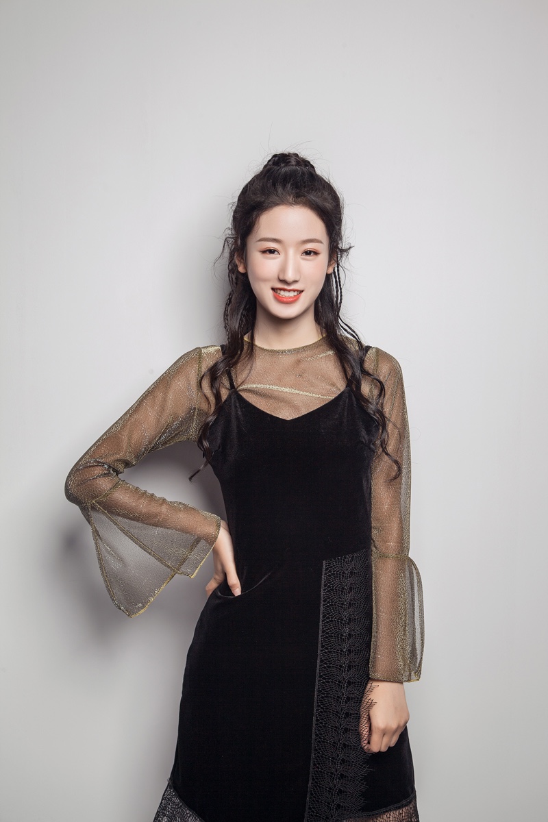 吕妍《哥哥别闹啦》变身船长畅游双岛 互动陈赫套路不断