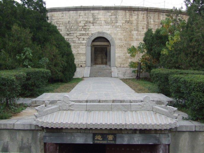 新乡 探秘凤凰山 解读潞王陵