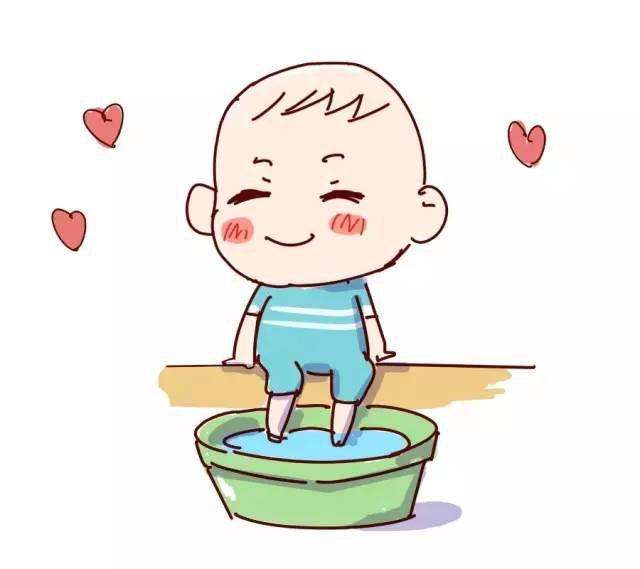 宝妈不要觉得天冷给孩子泡脚有好处医生6岁以下小孩不要泡脚