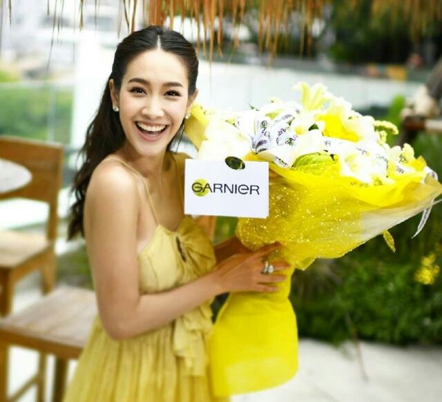 泰剧花旦min人缘有多好?一个生日party半个泰国娱乐圈都来啦