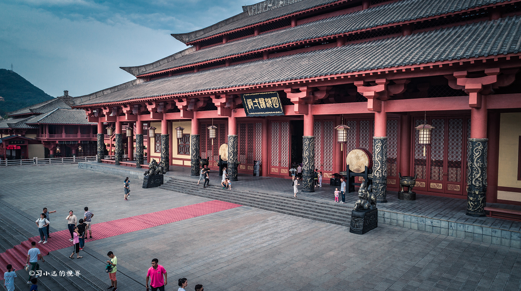 不管是千古一帝,还是独夫民贼,秦王宫的恢弘气势还是存在的