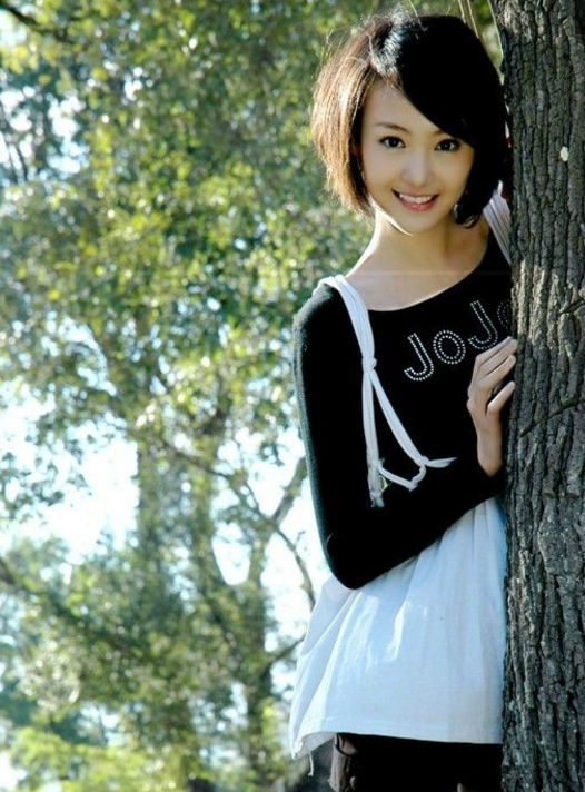 郑爽早期照片曝光清纯玉女比现在漂亮多