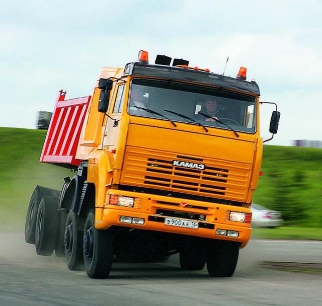 俄罗斯怪兽卡玛斯kamaz652288x8大件牵引车