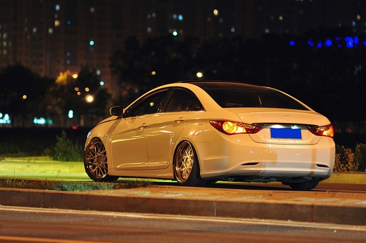 现代索纳塔8改装案例