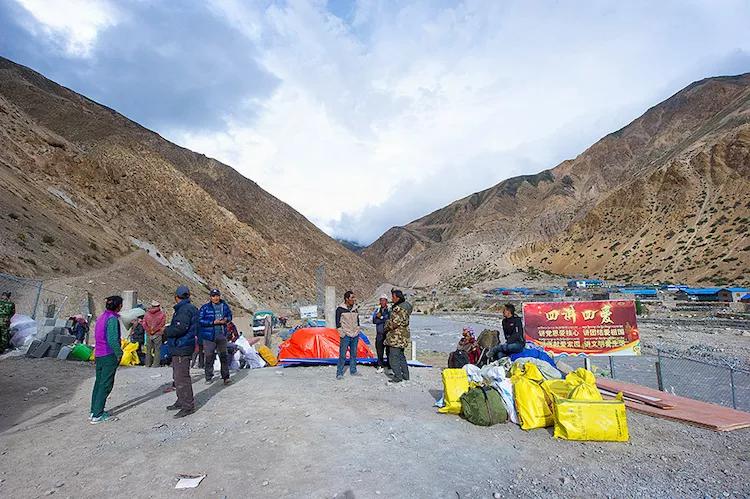 风光壮美的中国尼泊尔普兰边境,一河之隔却犹如两处天地!