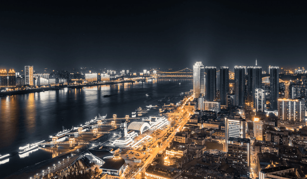中国发展最迅速的城市，中部地区的一匹黑马，武汉地位不保