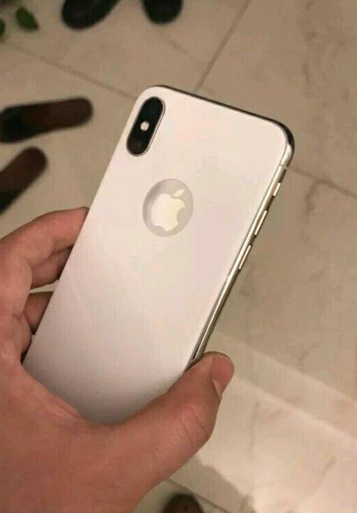 某人卖二手iphonex只要2千网友我出2万求你卖给我好么