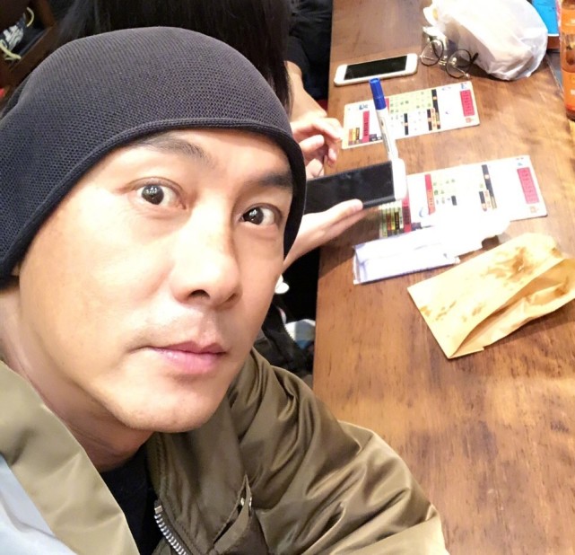 沈腾、黄磊年轻的时候超帅,这位帅哥不看年轻