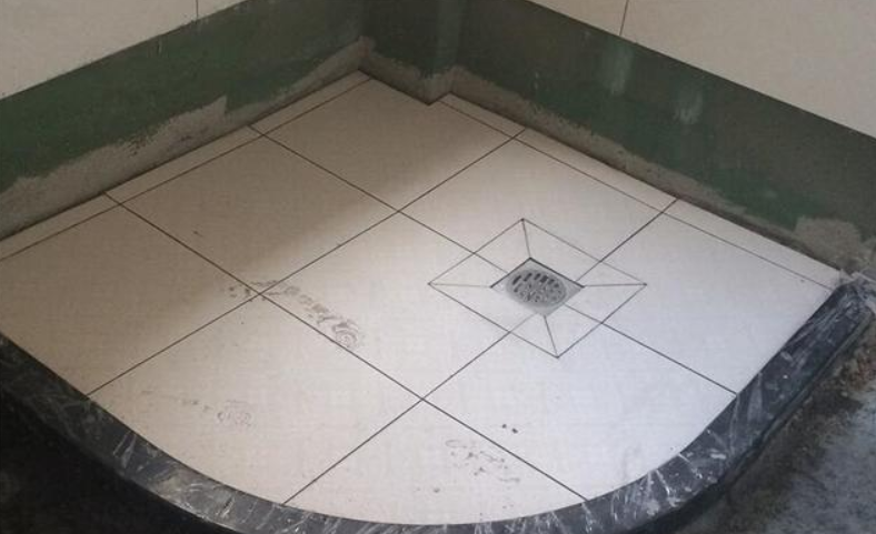 安装地漏师傅还要收费50块,不过看到邻居家,我知道原因了