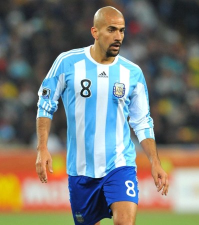 足球课堂:说说古典前腰与现代前腰的区分,以及如何运用在战术中