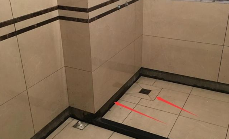 给墙砖加腰线,当发现问题时,师傅却说:不要在意细节问题