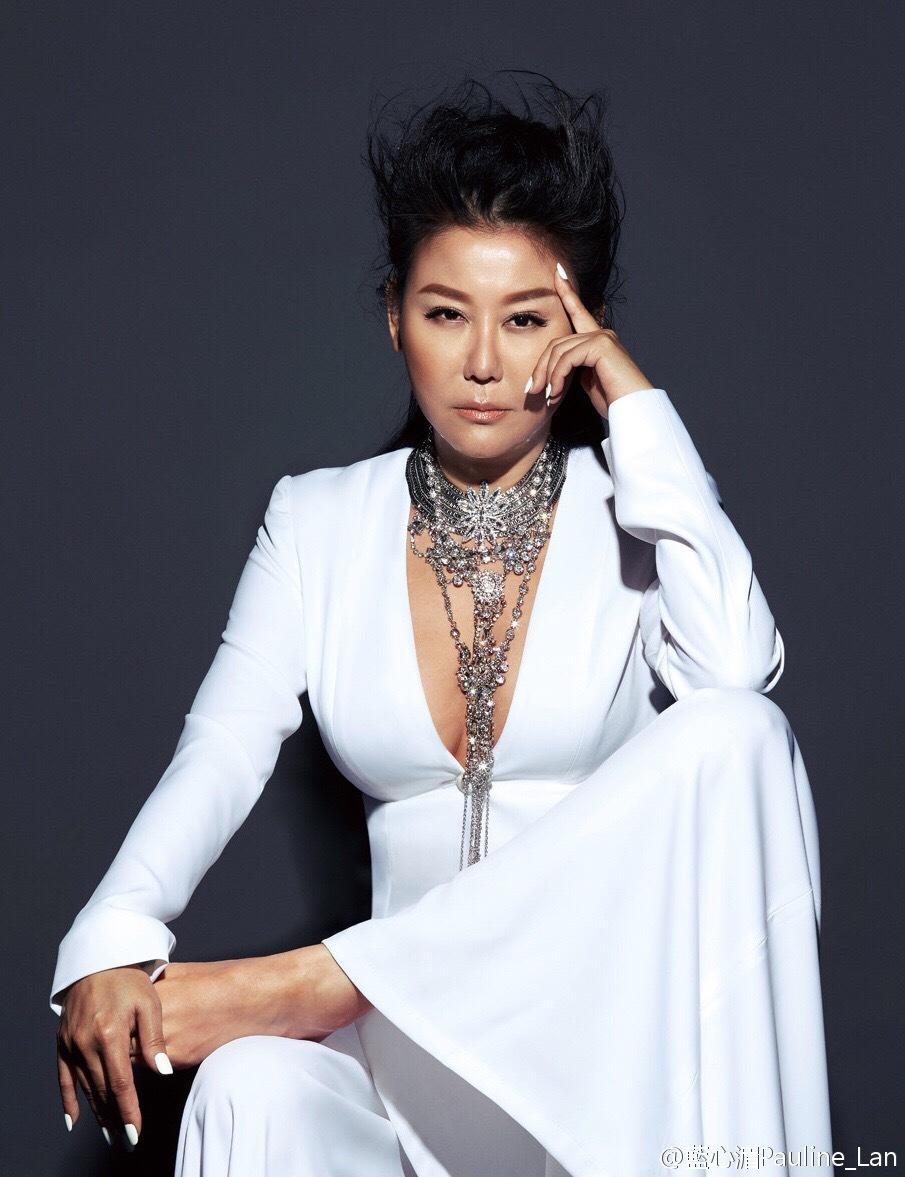 超小s的主持一姐,身材火辣作风豪迈,因为这就甩林心如一巴掌!