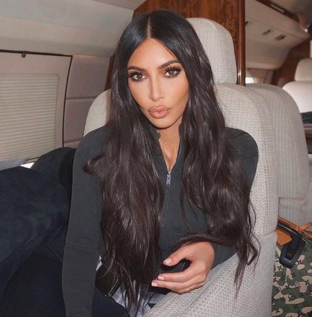 卡戴珊最新大片来袭!满满的都是夏天的气息,简直是哈登的最爱