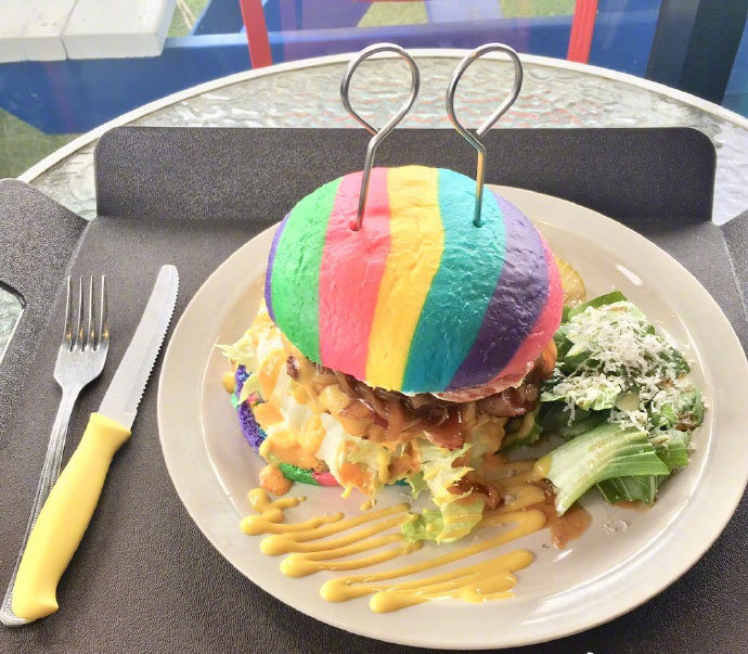 超级治愈系的彩虹汉堡