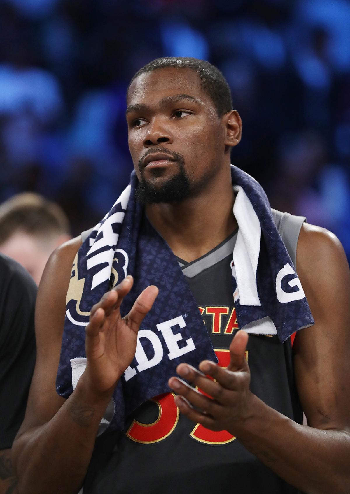 杜兰特再次拿到fmvp,接受采访,一不留神说出离开雷霆真实原因