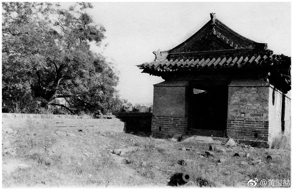 西便门是北京外城西南角城门,位于北京城墙西南端角楼旁边