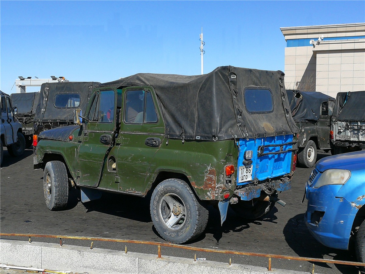 内蒙古二连浩特口岸位于祖国正北方,是我国对蒙开放最大的陆路口岸