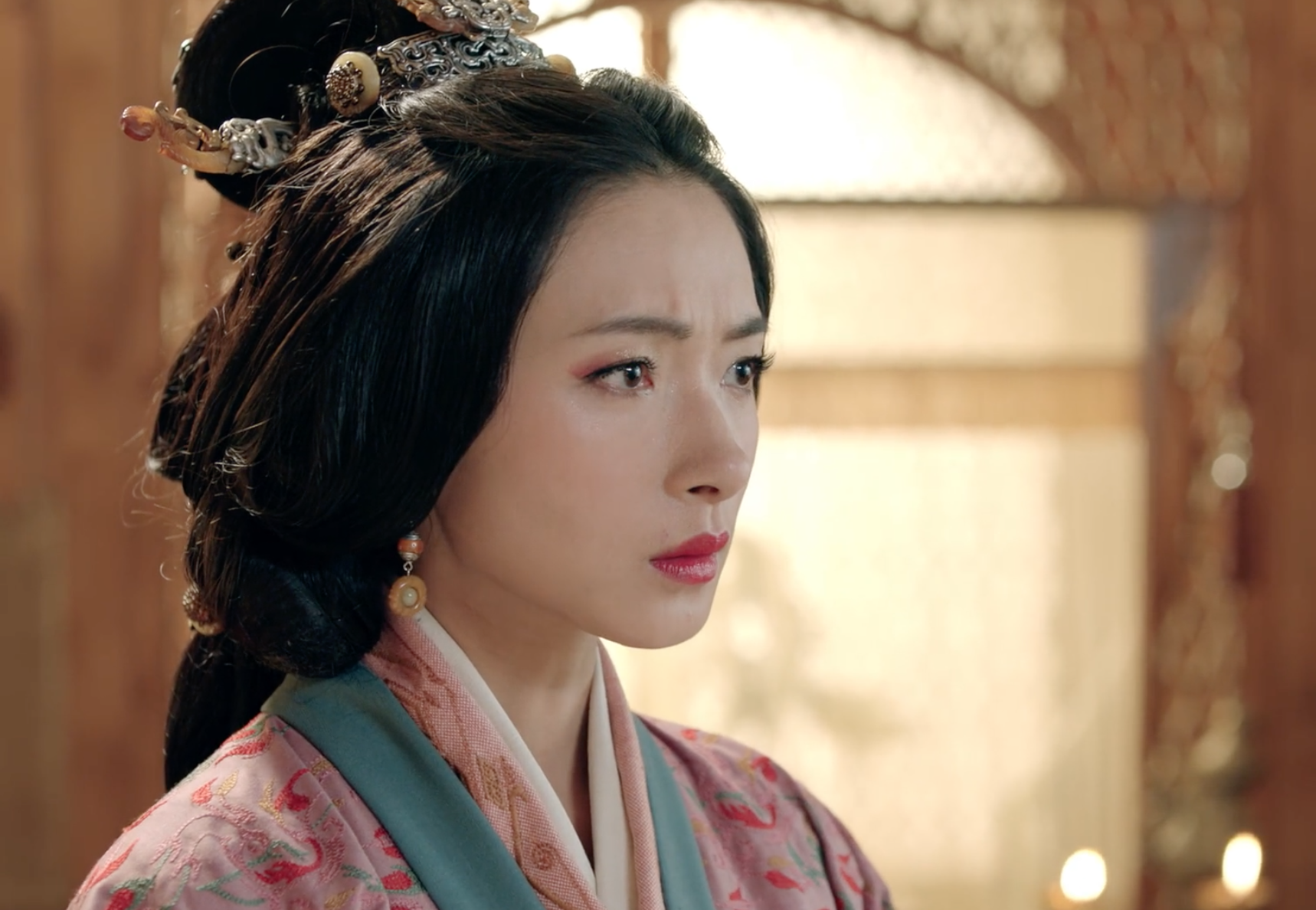 万茜在三国机密的民间装束好美,喜欢她哪种装束?