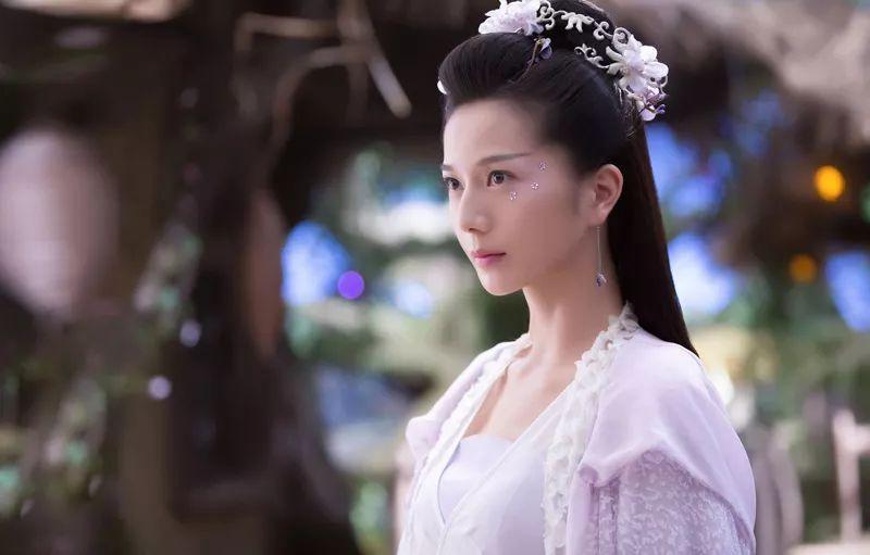 除此之外,还有风神临秀也是温婉大气,稳重从容.