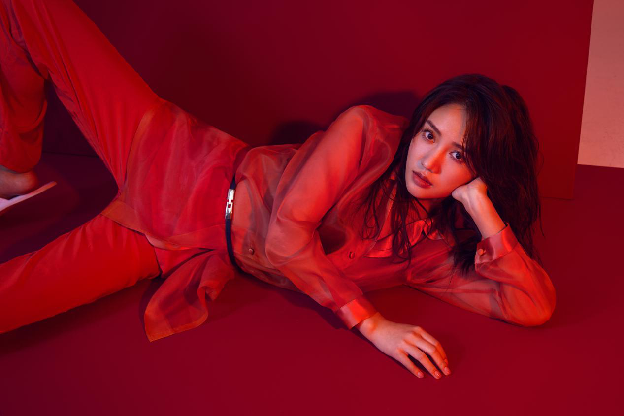 韩与诺光影写真大片曝光玩转复古魅惑时尚