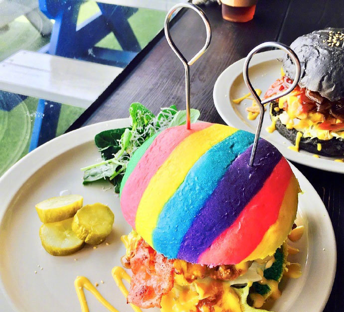 超级治愈系的彩虹汉堡