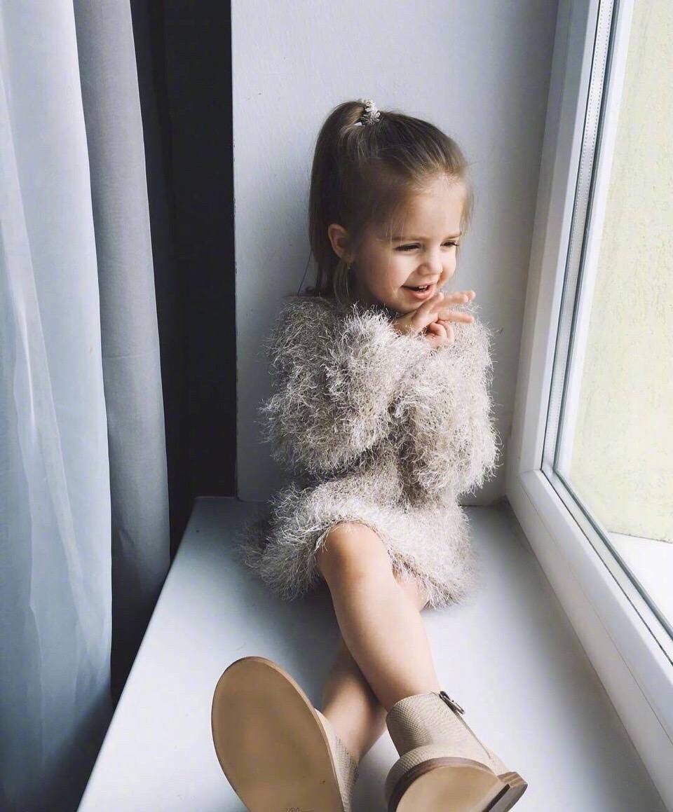 polina 可爱的俄罗斯小女孩 ,也想生个女儿把她打扮的漂漂的.